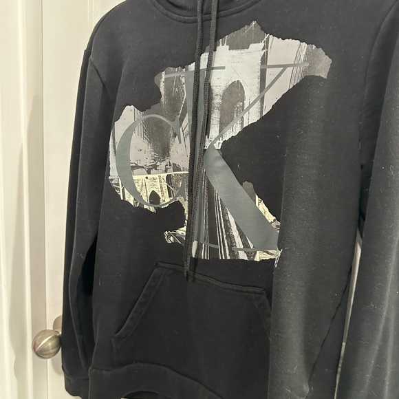 Hoddie - Picture 2 of 2